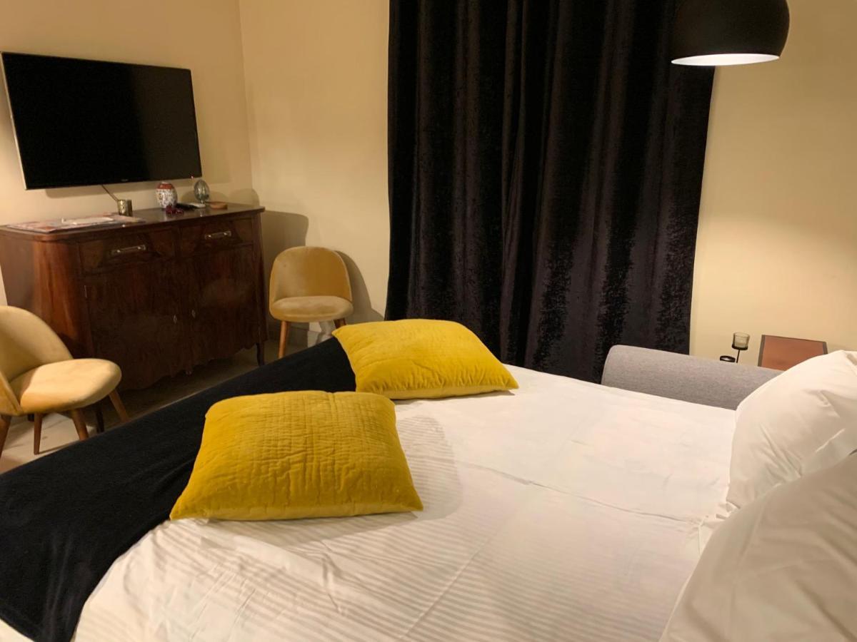 Sweethome Crispi, Rome